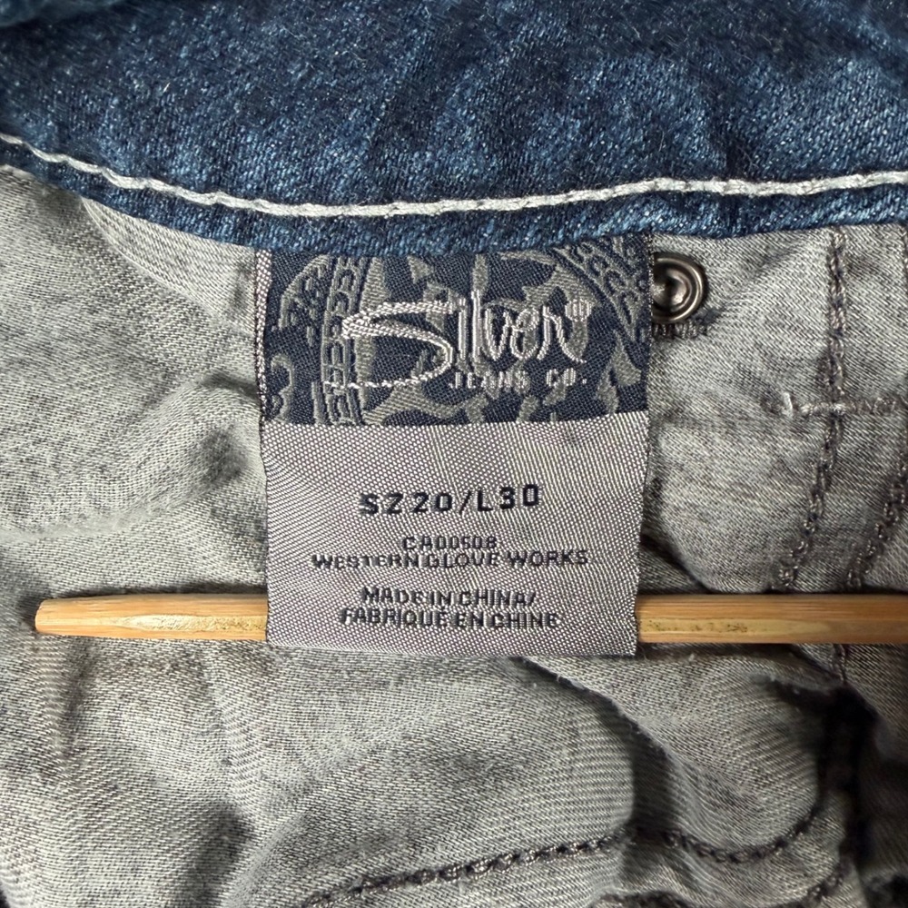 Silver Jeans Co Suki Surplus Mid Rise Bootcut Distressed Bling Denim Jeans Sz 20 - Picture 3 of 10